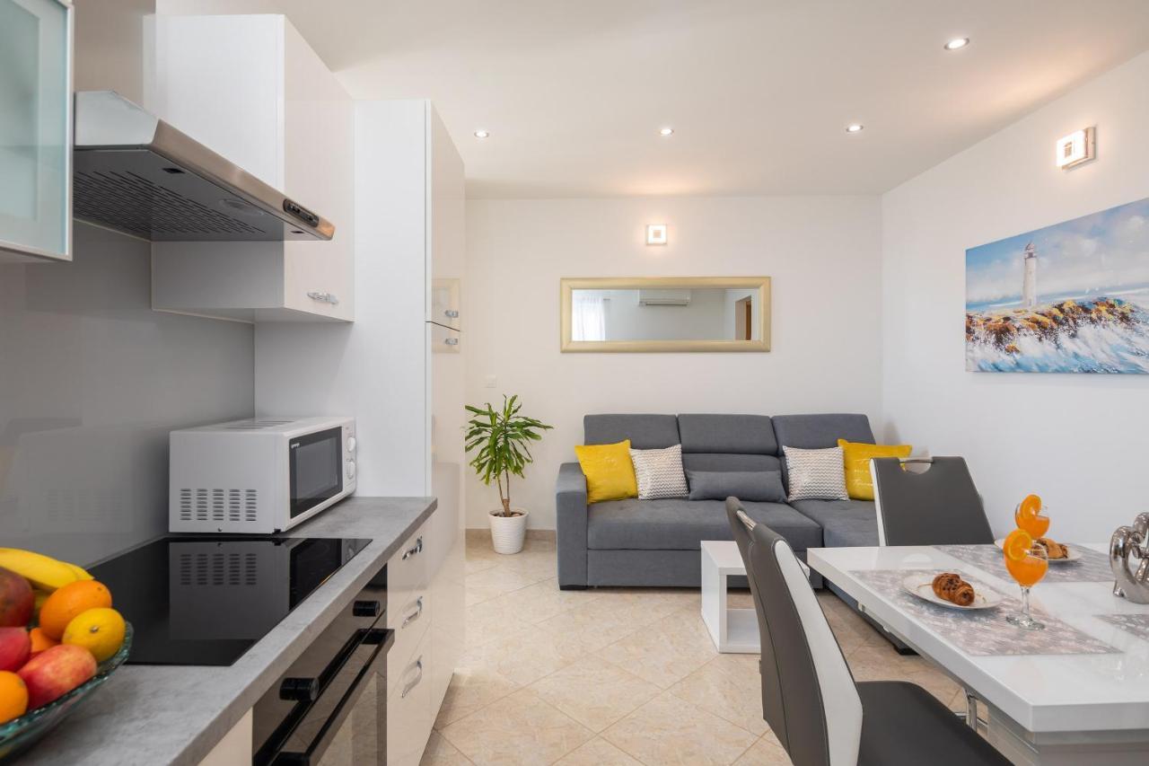 Fba Family Beach Apartments Omis Luaran gambar