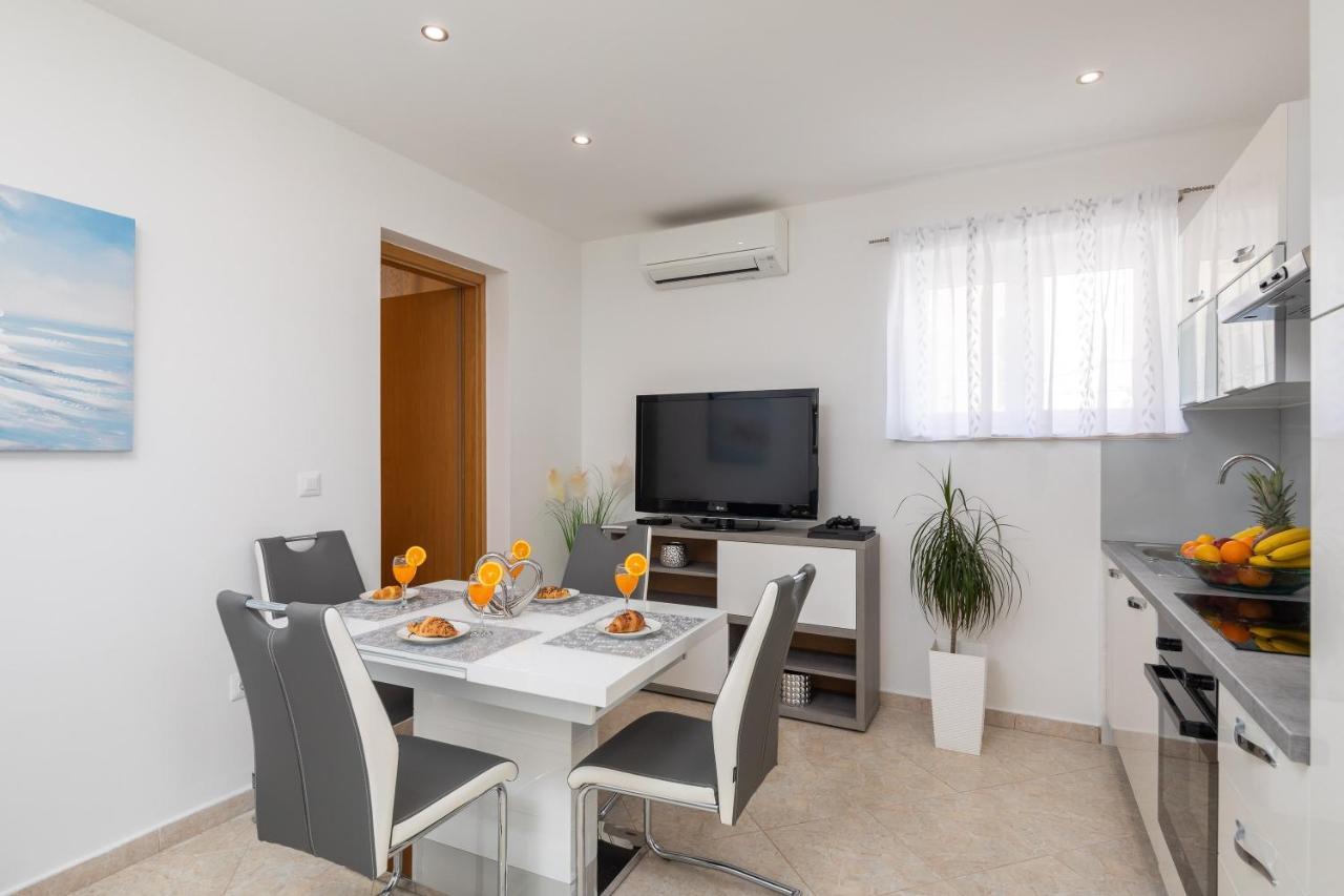 Fba Family Beach Apartments Omis Luaran gambar