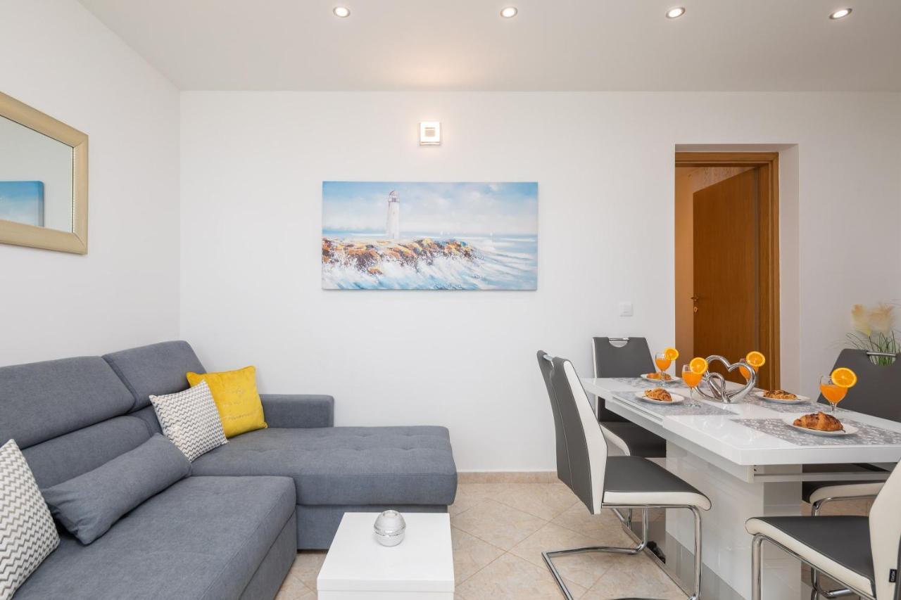 Fba Family Beach Apartments Omis Luaran gambar