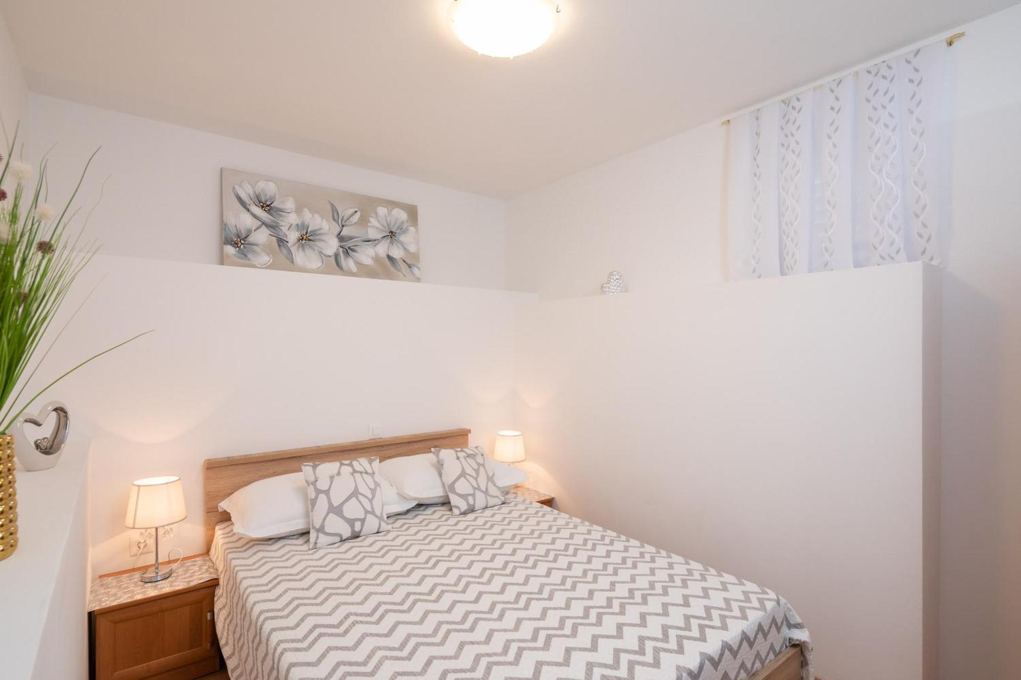 Fba Family Beach Apartments Omis Bilik gambar